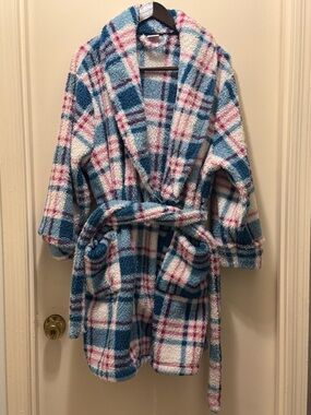 Sonoma Cozy Plush Plaid Bath Robe in Blue, White & Pink